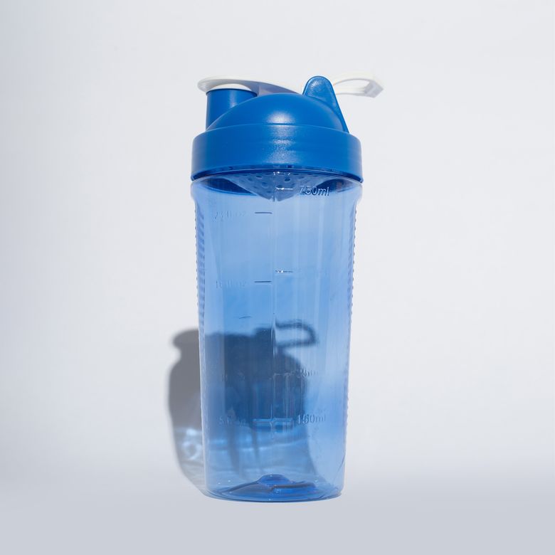 Coqueteleira com Peneira Azul 750ml SQ055