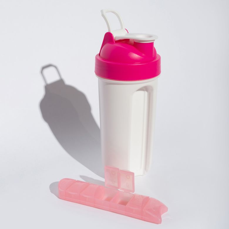 Coqueteleira com Porta Comprimido Rosa 750ml SQ062