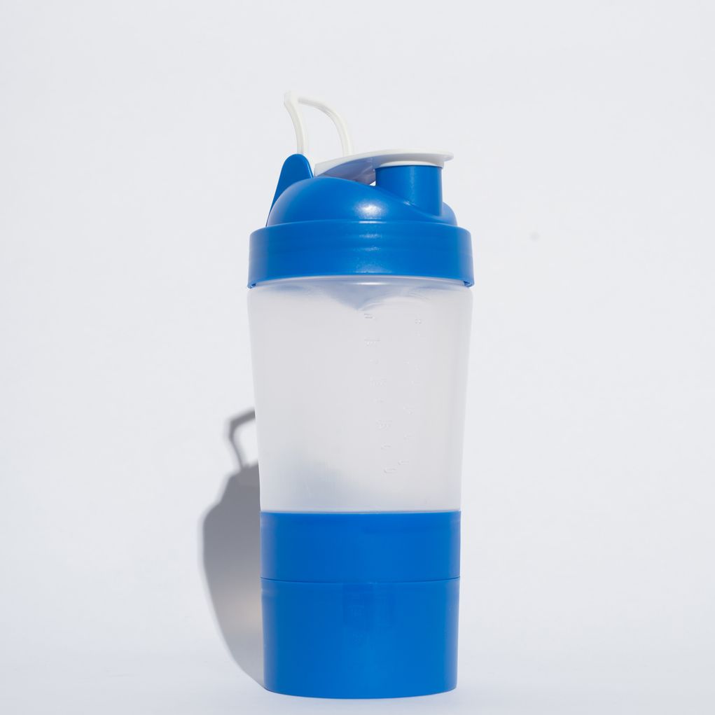 Coqueteleira-com-Compartimento-Azul-500ml-SQ065