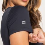 Blusa-Fitness-Preto-Com-Vazado-Basic-BL570